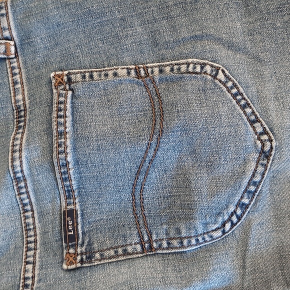 Lee Bermuda Jean Shorts - Picture 4 of 8